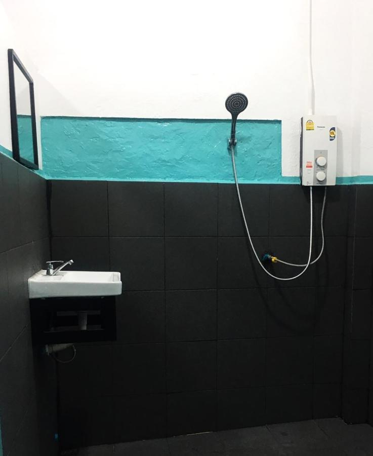 Bamboo Hostel Thakhek Exterior photo